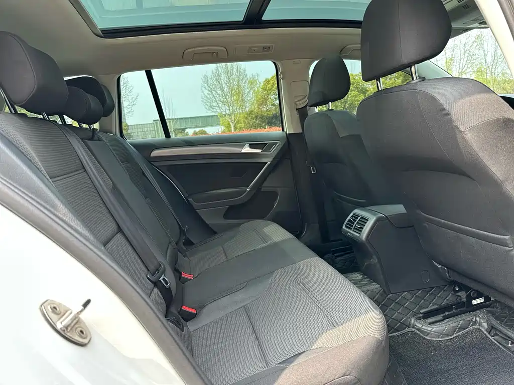 Golf imported 2019 1.8TSI travel version купить на сайте DeffCars