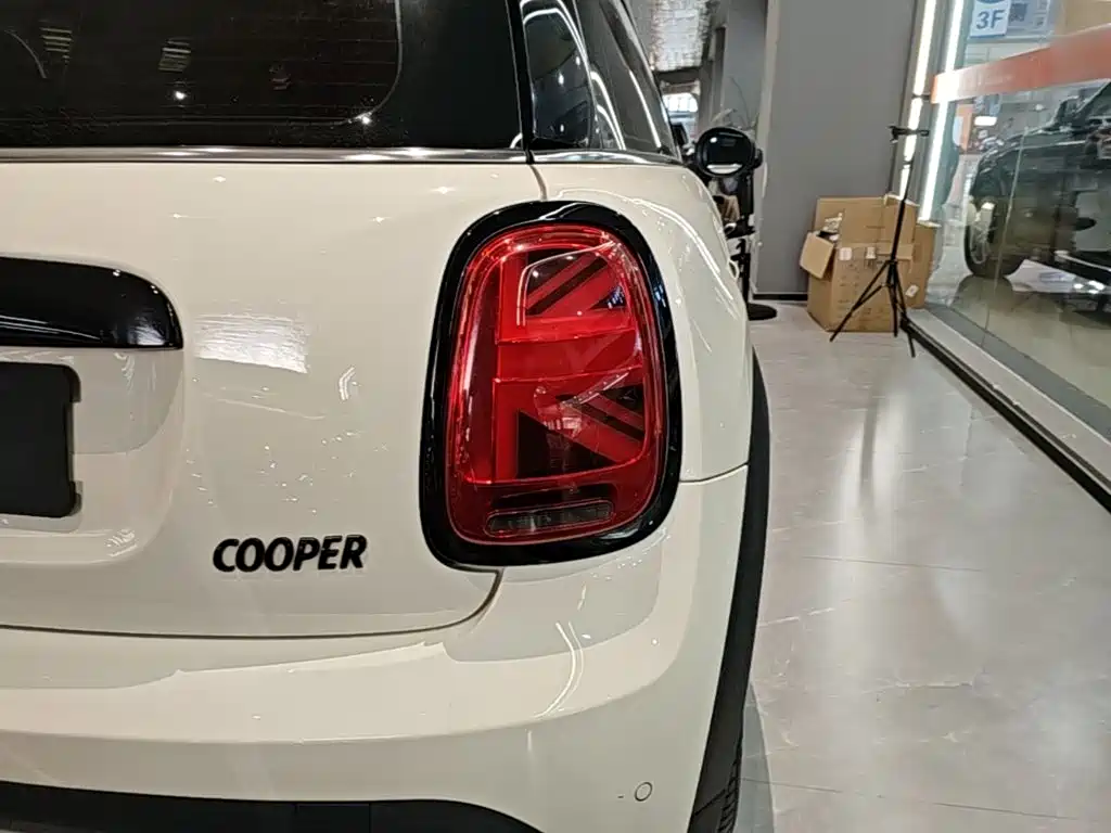 Mini 2023 1.5T Cooper Artist купить на сайте DeffCars