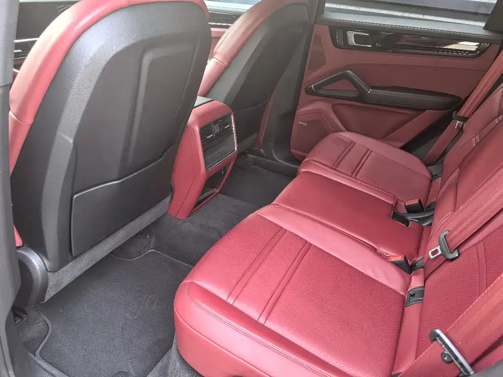 Cayenne New Energy 2021 Cayenne E-Hybrid 2.0T купить на сайте DeffCars