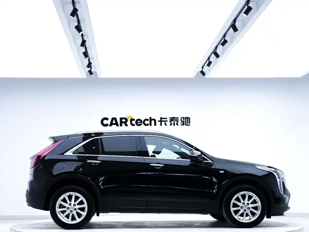 Cadillac XT4 2022 28T two-wheel drive fashion model купить на сайте DeffCars