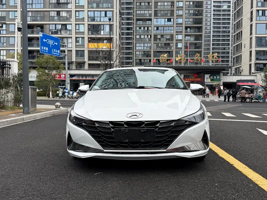 Elantra 2022 1.5L CVT LUX Premium Edition купить на сайте DeffCars