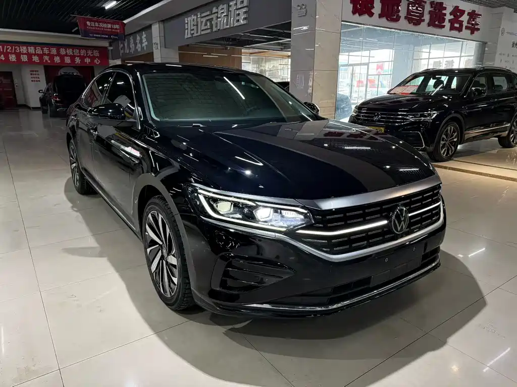 Passat 2023 330TSI Deluxe Edition купить на сайте DeffCars