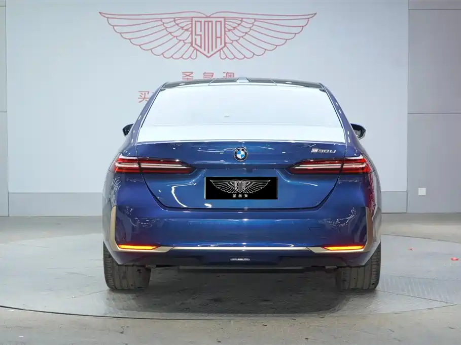 BMW 5 Series 2024 530Li Exclusive M Sports Package купить на сайте DeffCars