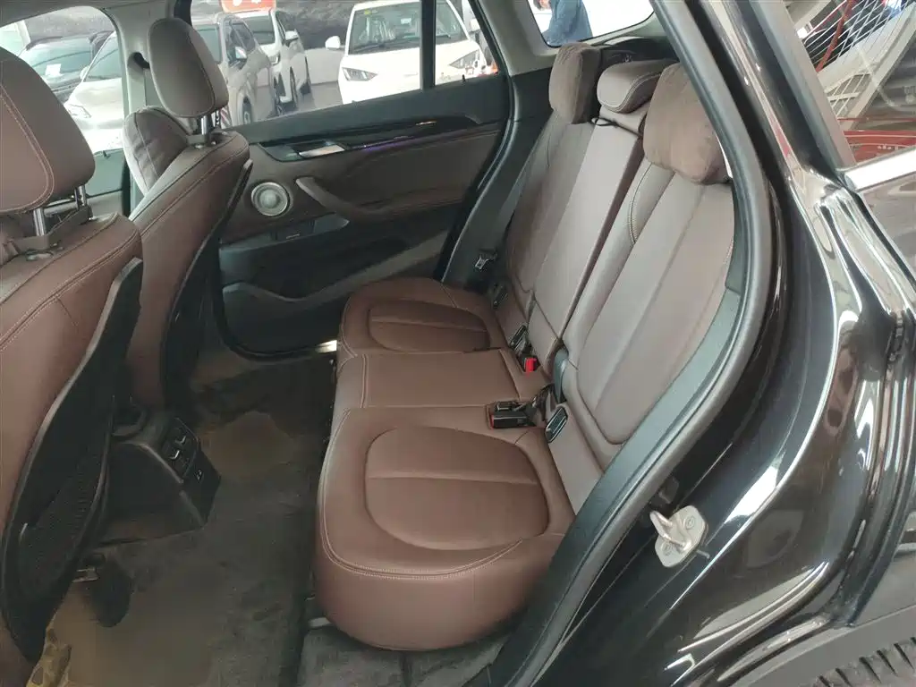 BMW X1 2022 sDrive25Li Leading Model купить на сайте DeffCars