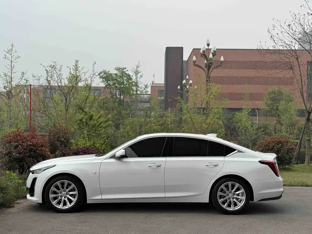 Cadillac CT5 2020 28T Fashion Model купить на сайте DeffCars