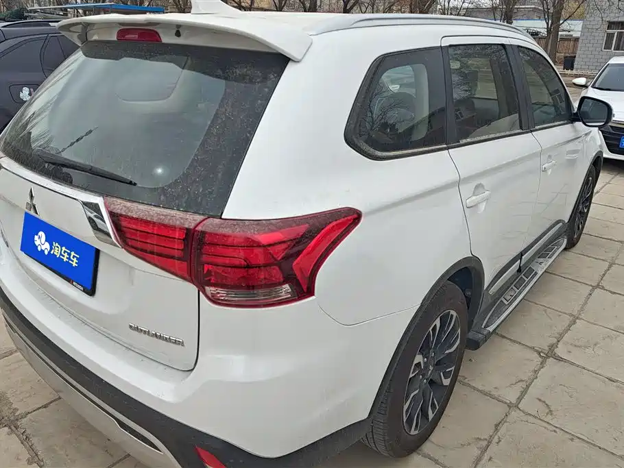 Outlander 2019 2.0L 2WD Enjoy Edition, 5 seats, National VI купить на сайте DeffCars