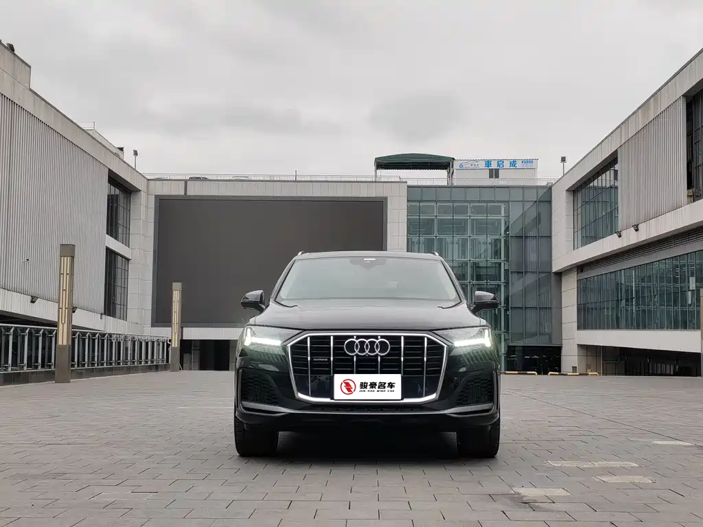 Audi Q7 2020 55 TFSI quattro S line sports купить на сайте DeffCars