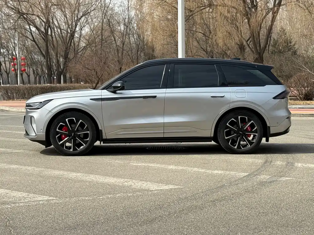 Voyager 2023 2.0T four-wheel drive Zunrui hybrid version купить на сайте DeffCars
