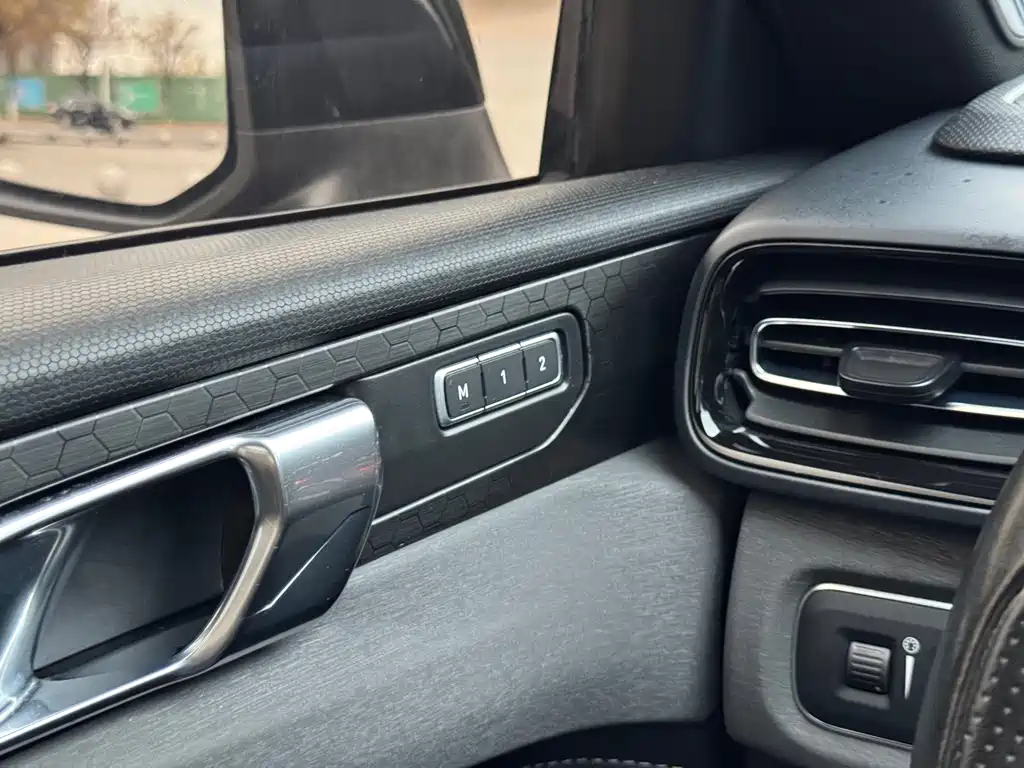 Lynk & Co 03 2022 2.0TD DCT Pro купить на сайте DeffCars