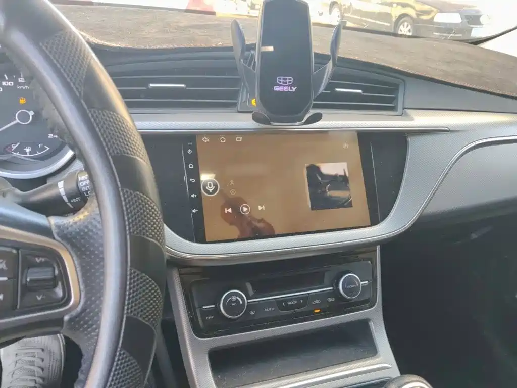 Emgrand GL 2018 1.8L manual elite smart connected model купить на сайте DeffCars