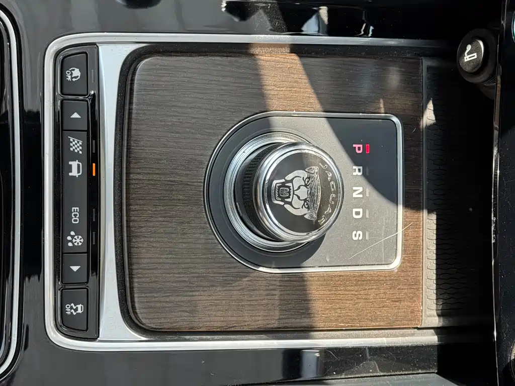 Jaguar XFL 2018 XFL 2.0T 200PS Elite Edition купить на сайте DeffCars