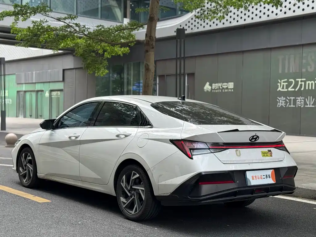 Elantra 2023 1.5L CVT LUX Premium Edition купить на сайте DeffCars