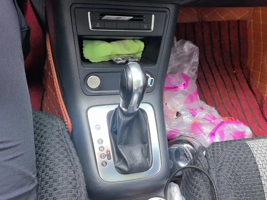 Tiguan 2015 1.8TSI automatic two-wheel drive comfort version купить на сайте DeffCars
