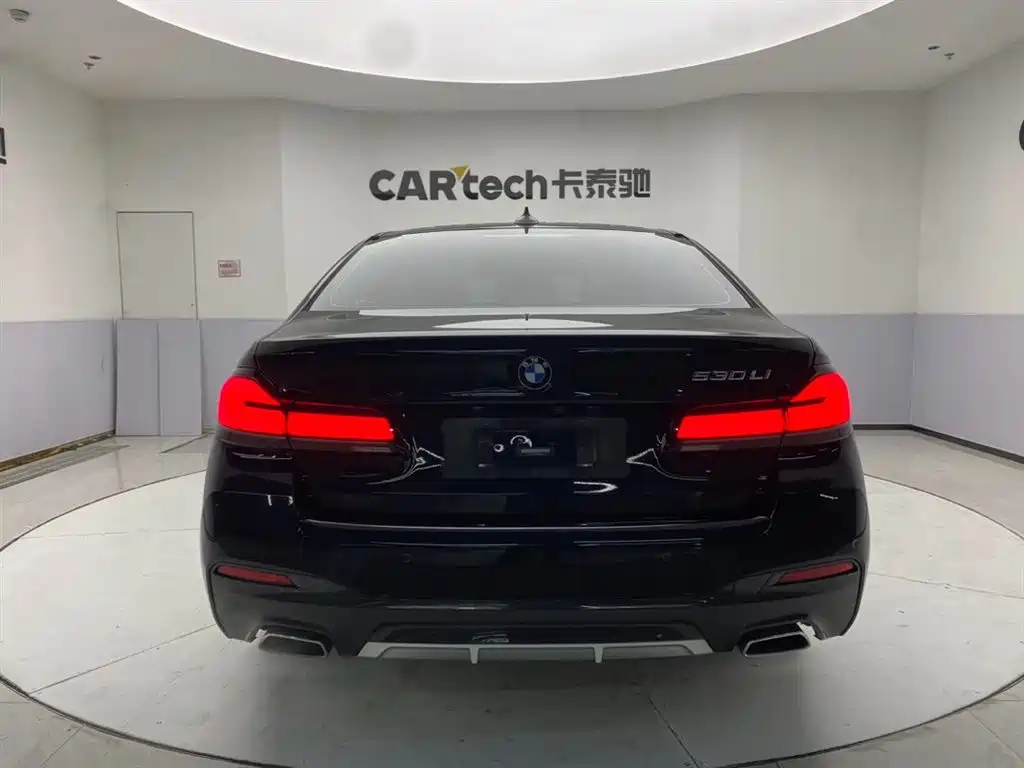 BMW 5 Series 2021 530Li Leading M Sports Package купить на сайте DeffCars