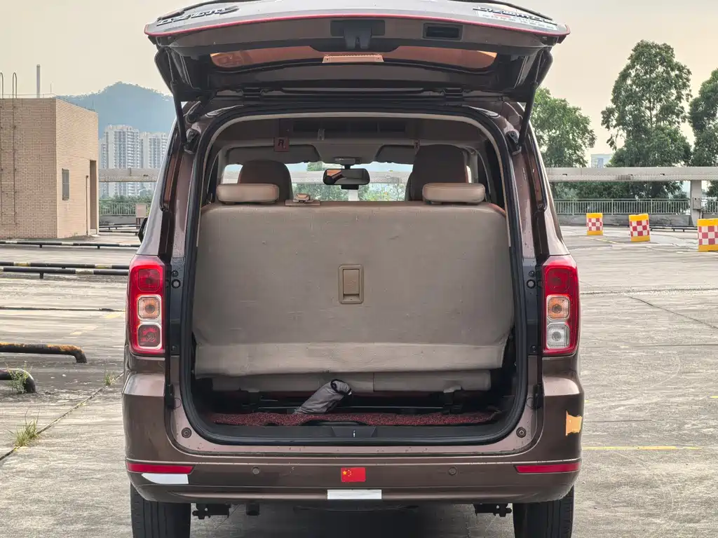 Wuling Hongguang 2018 1.5L S Comfort L2B купить на сайте DeffCars