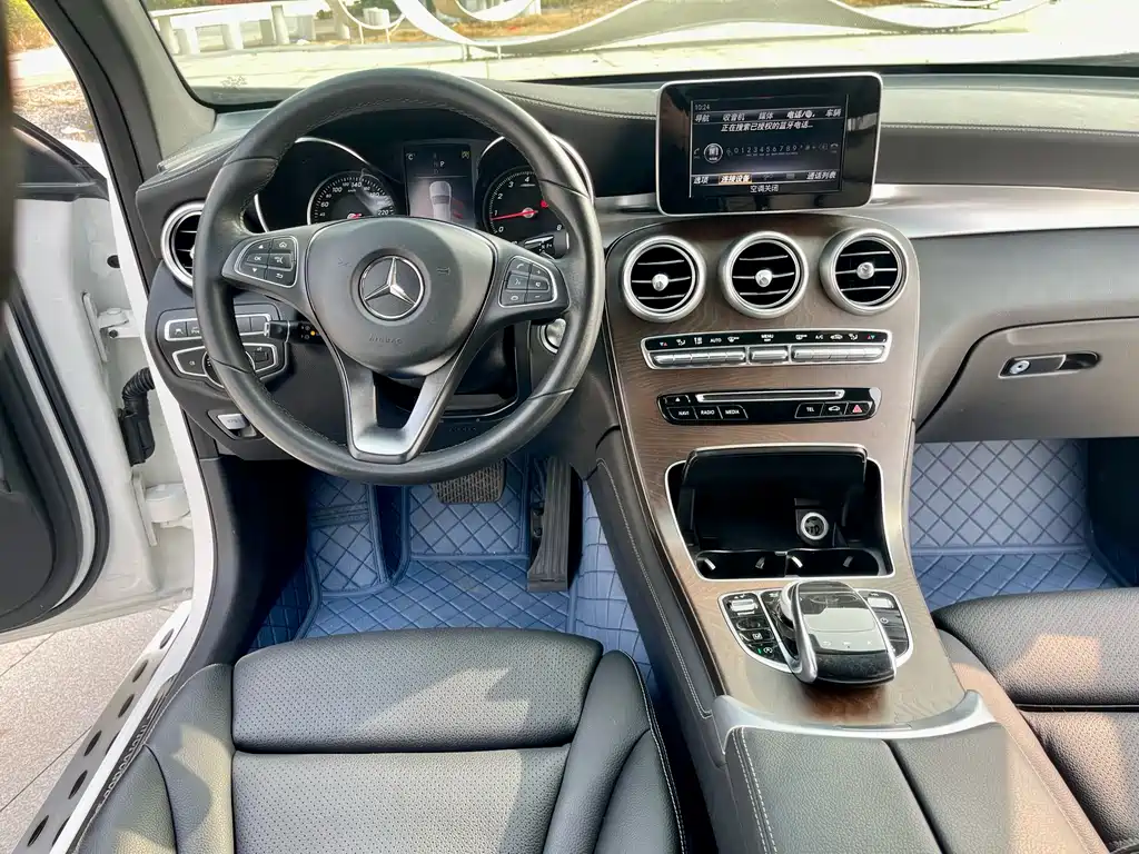 Mercedes-Benz GLC 2018 GLC 300 4MATIC Dynamic купить на сайте DeffCars