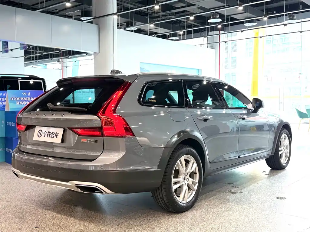 Volvo V90 2019 Cross Country T5 AWD Zhiyuan Edition National VI купить на сайте DeffCars