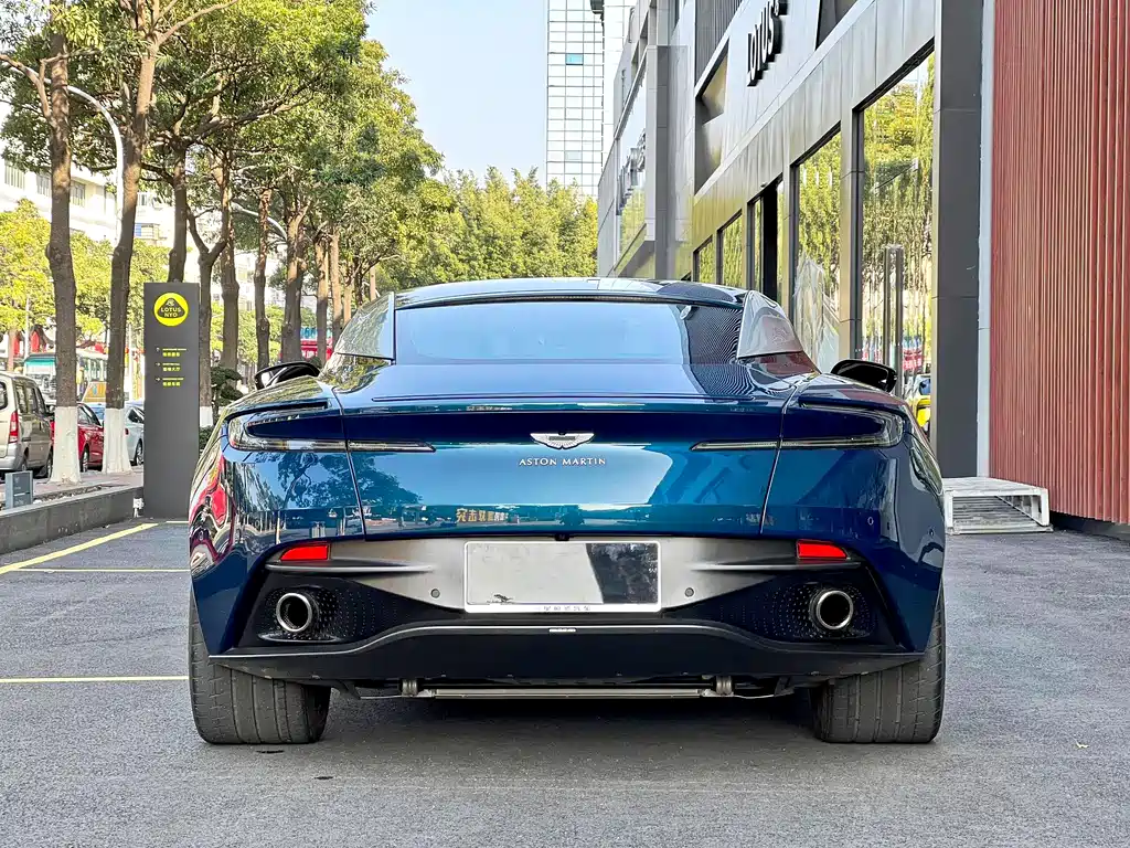 Aston Martin DB11 2019 4.0T V8 Coupe купить на сайте DeffCars