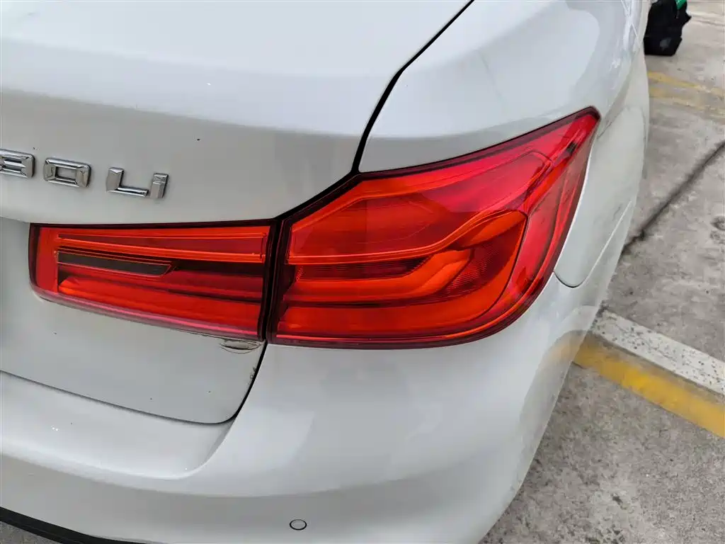 BMW 5 Series 2018 530Li Exclusive M Sports Package купить на сайте DeffCars