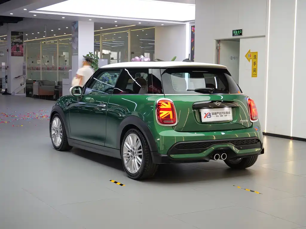 Mini 2022 2.0T Cooper S Classic Pie купить на сайте DeffCars
