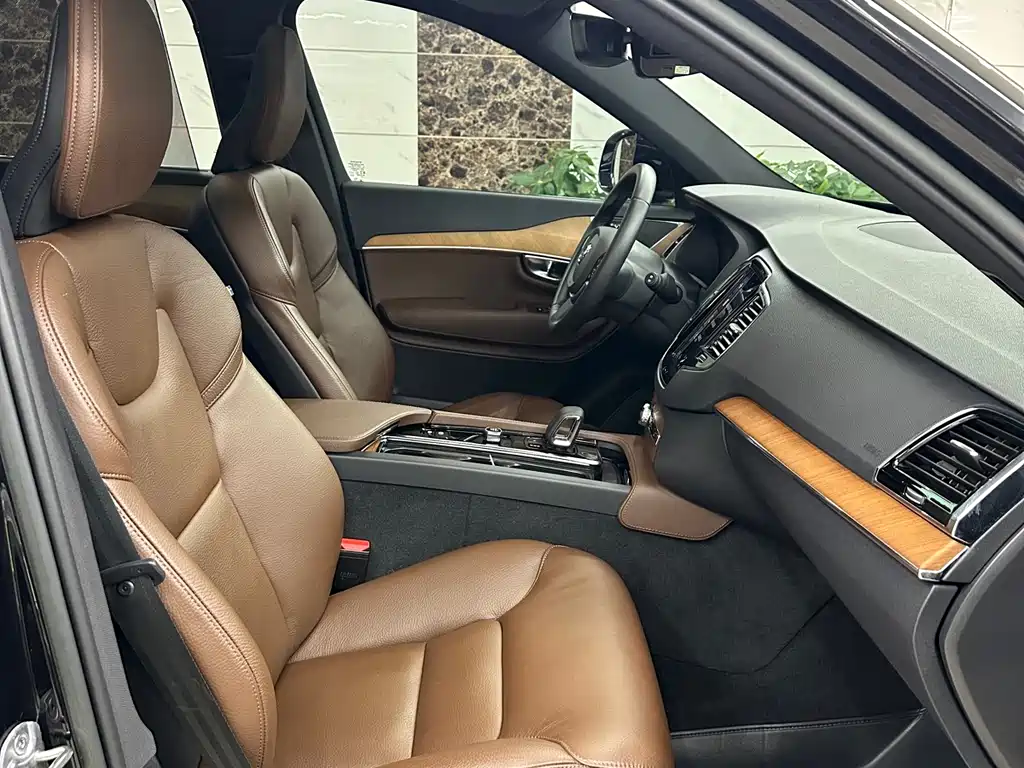 Volvo XC90 2022 B6 Zhiyi Luxury Edition 7 seats купить на сайте DeffCars