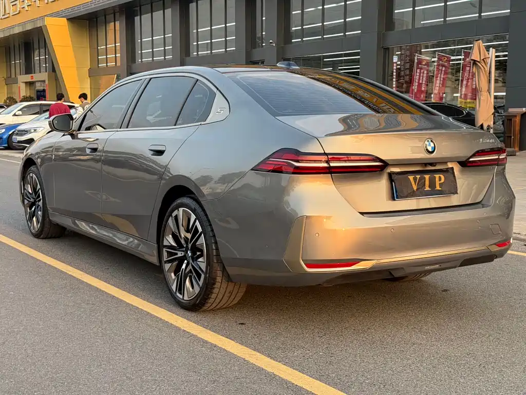 BMW 5 Series 2025 530Li Exclusive Luxury Package купить на сайте DeffCars