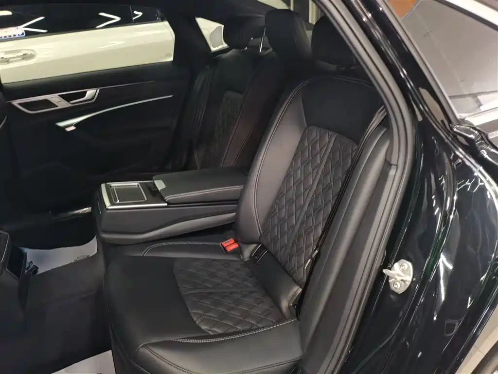 Audi A6L 2025 45 TFSI quattro premium dynamic model купить на сайте DeffCars