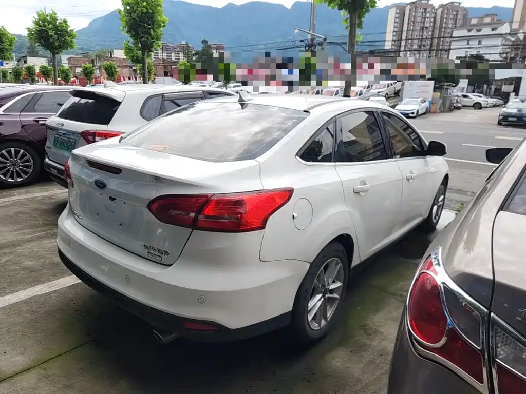 Focus 2017 Sedan EcoBoost 180 Automatic Elite купить на сайте DeffCars