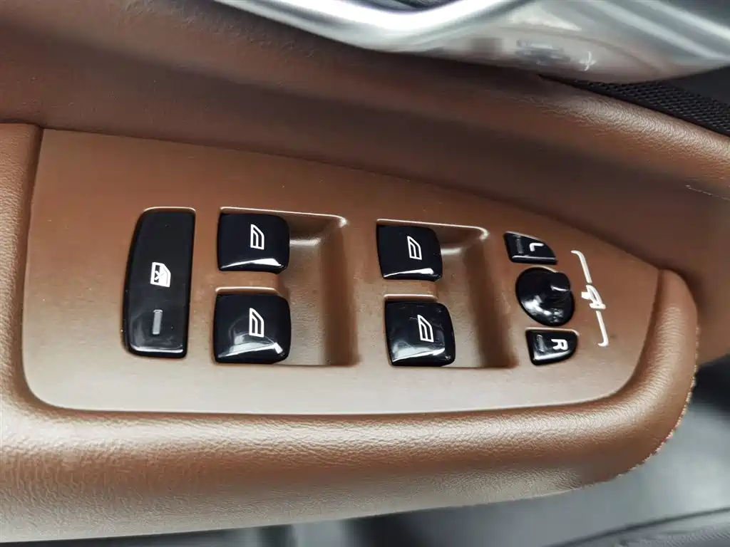 Volvo XC90 2023 B6 Zhiyi Luxury Edition 7 seats купить на сайте DeffCars
