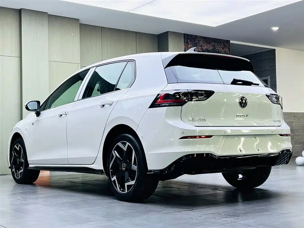 Golf 2025 facelift 300TSI R-Line купить на сайте DeffCars