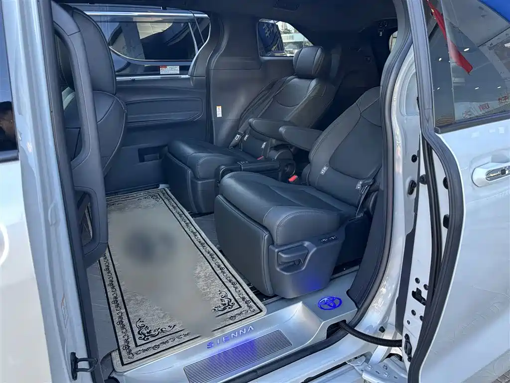 SIENNA 2023 2.5L Hybrid Extreme Edition купить на сайте DeffCars