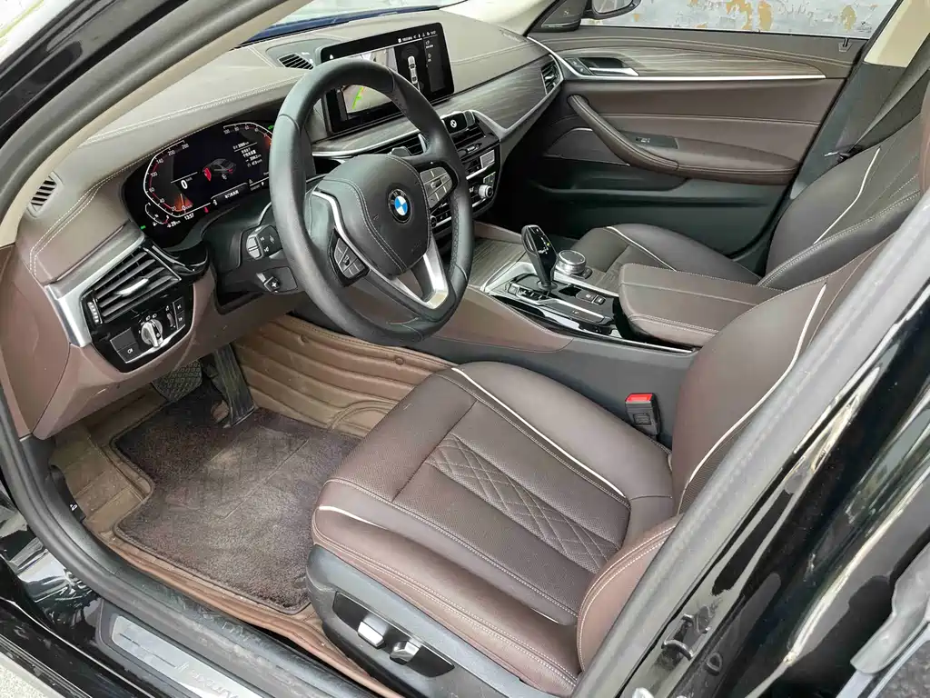BMW 5 Series 2023 530Li Leading Luxury Package купить на сайте DeffCars