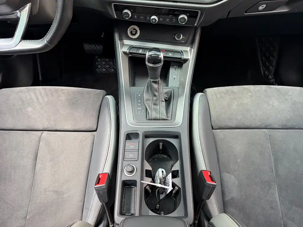Audi Q3 2022 35 TFSI Fashionable and Dynamic купить на сайте DeffCars