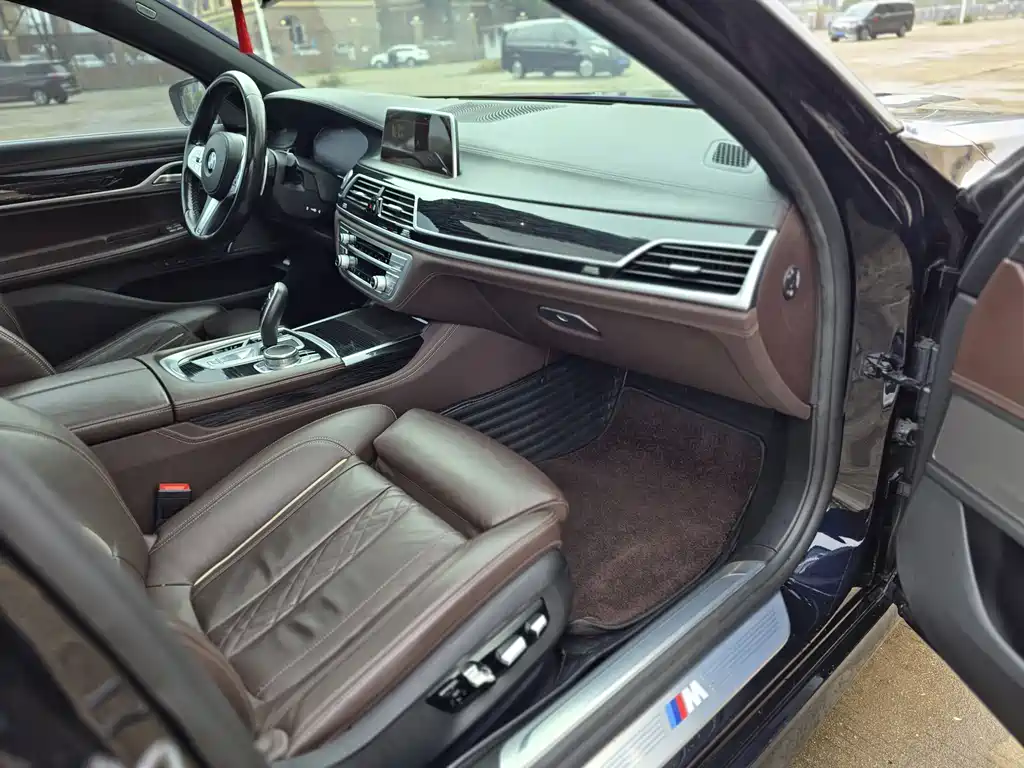 BMW 7 Series 2019 730Li M Sports Package купить на сайте DeffCars