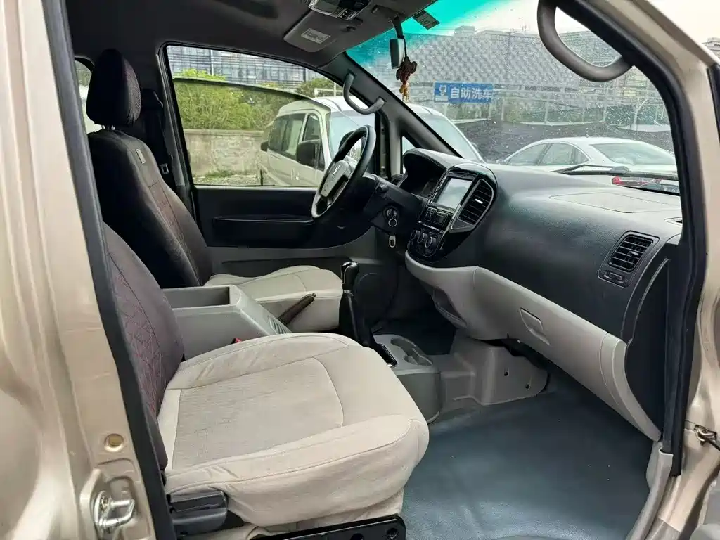 Lingzhi 2017 M3L 1.6L 7-seat comfort model купить на сайте DeffCars