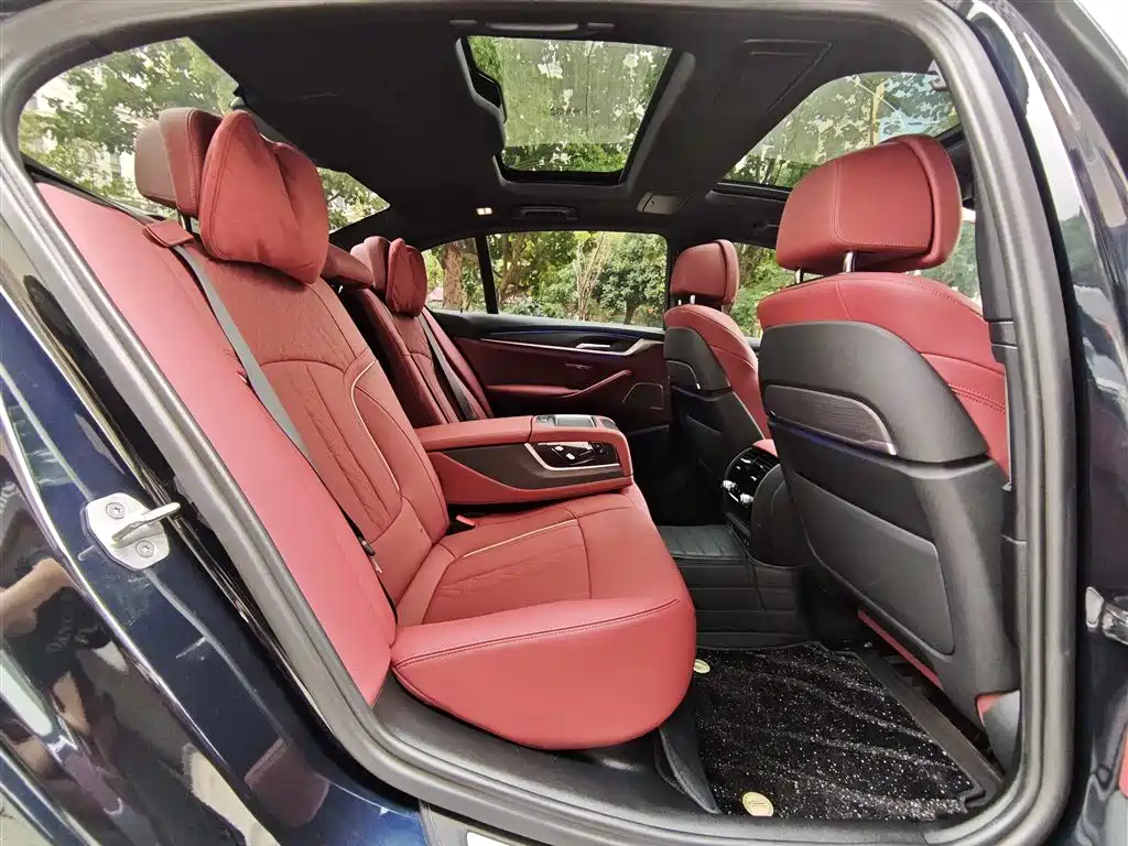 BMW 5 Series 2023 530Li Exclusive M Sports Package купить на сайте DeffCars