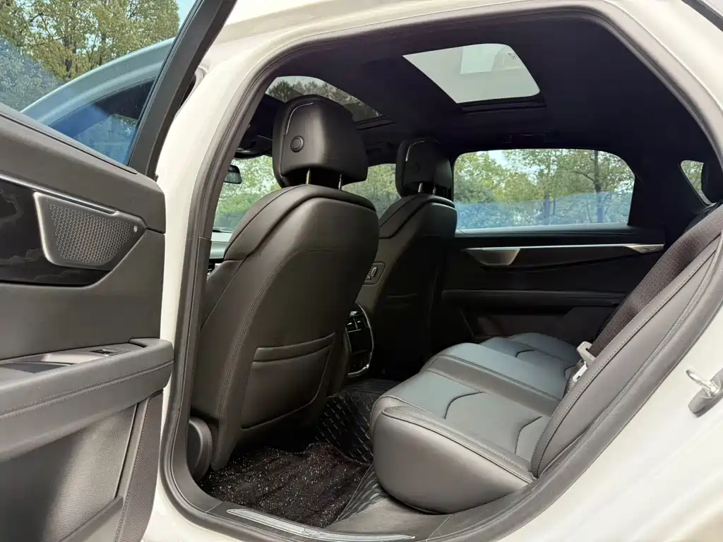 Cadillac CT6 2023 28T luxury model купить на сайте DeffCars