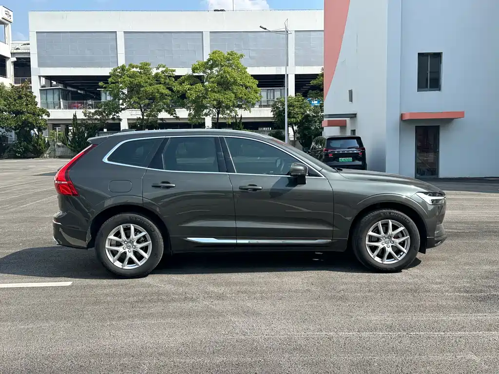 Volvo XC60 2021 T5 four-wheel drive Zhiyi Luxury Edition купить на сайте DeffCars