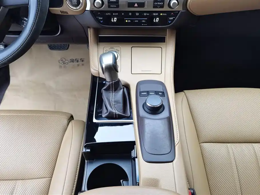 Lexus ES 2015 200 Elite Edition купить на сайте DeffCars