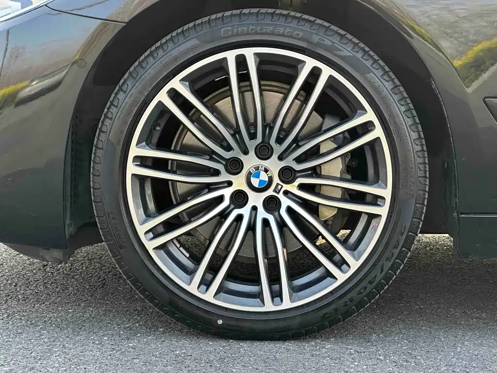 BMW 5 Series 2019 530Li Leading M Sports Package купить на сайте DeffCars