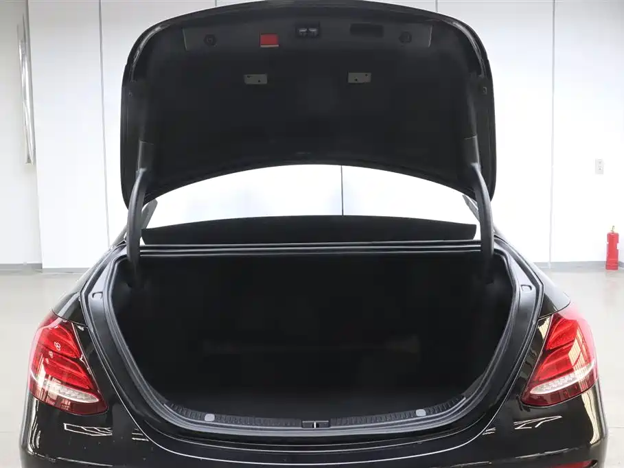 Mercedes-Benz E-Class 2018 facelift E 200 L купить на сайте DeffCars