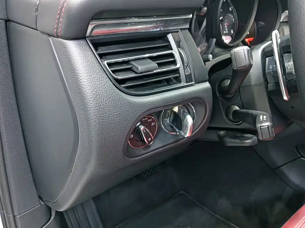 Macan 2023 Macan 2.0T купить на сайте DeffCars