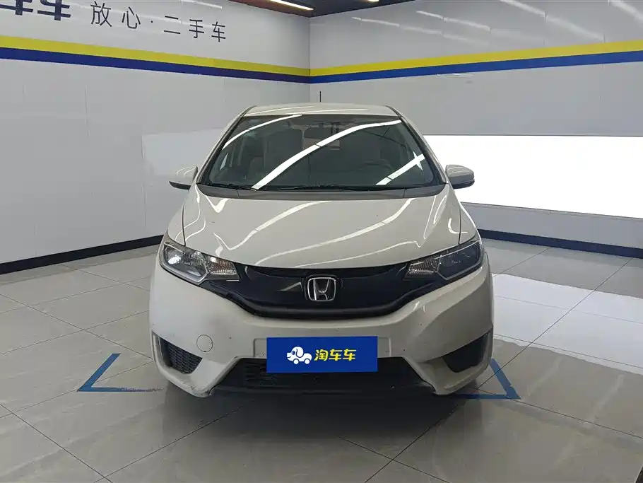 Fit 2016 1.5L LX manual comfort model купить на сайте DeffCars
