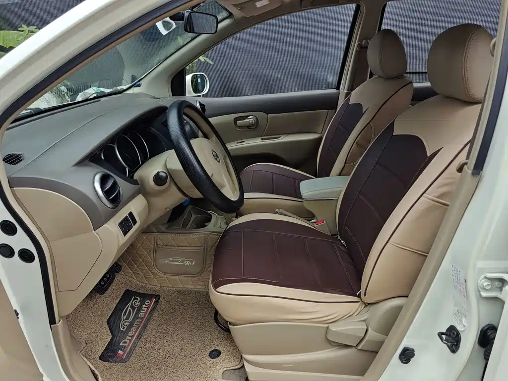 Livina 2010 Jinyue Edition 1.6L Automatic Super Type купить на сайте DeffCars