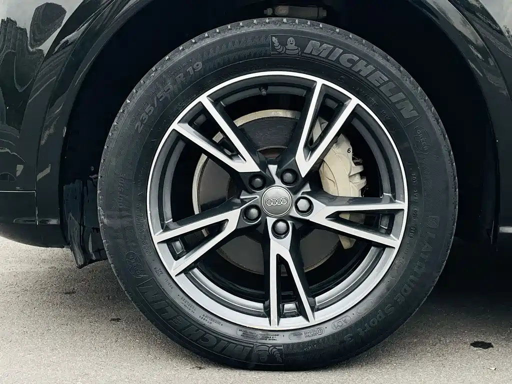 Audi Q5L 2018 40 TFSI enjoys fashionable style, National VI купить на сайте DeffCars