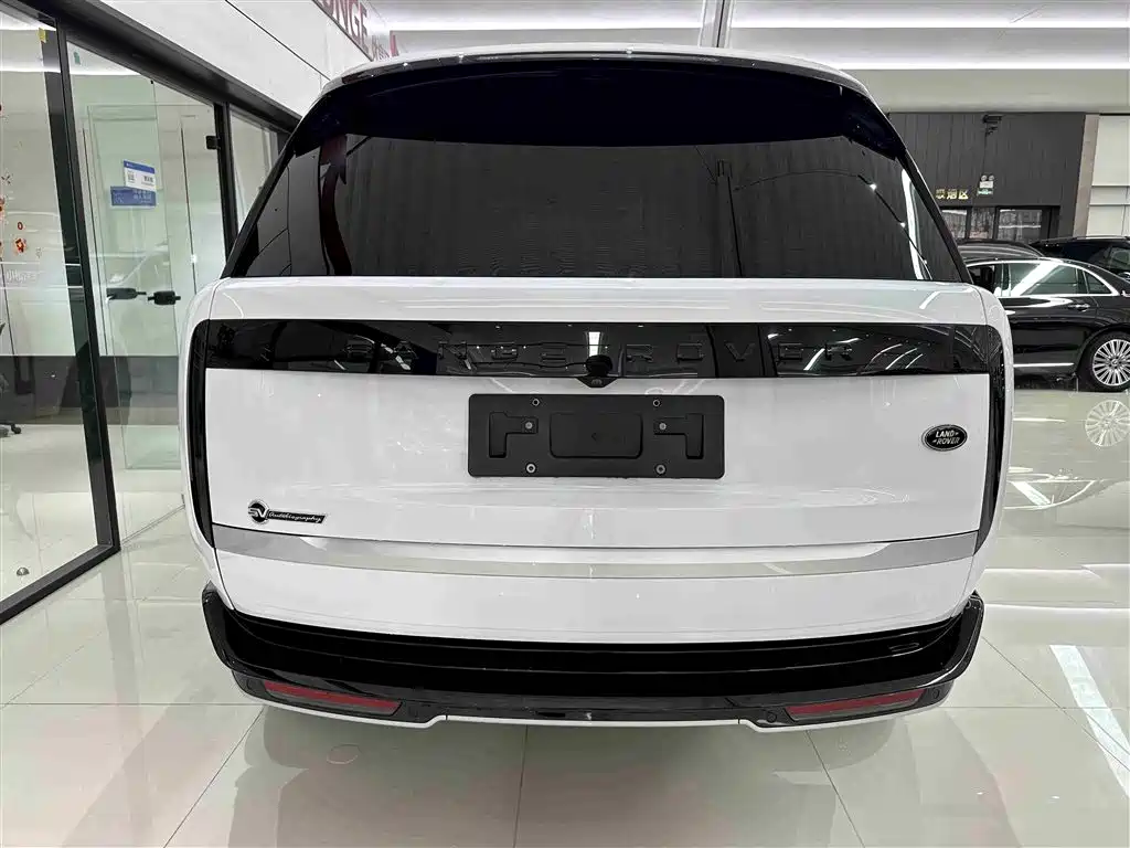 Range Rover 2023 3.0 L6 400PS Extended Edition купить на сайте DeffCars