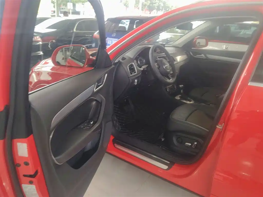 Audi Q3 2018 30th Anniversary Model 30 TFSI Fashion Model купить на сайте DeffCars