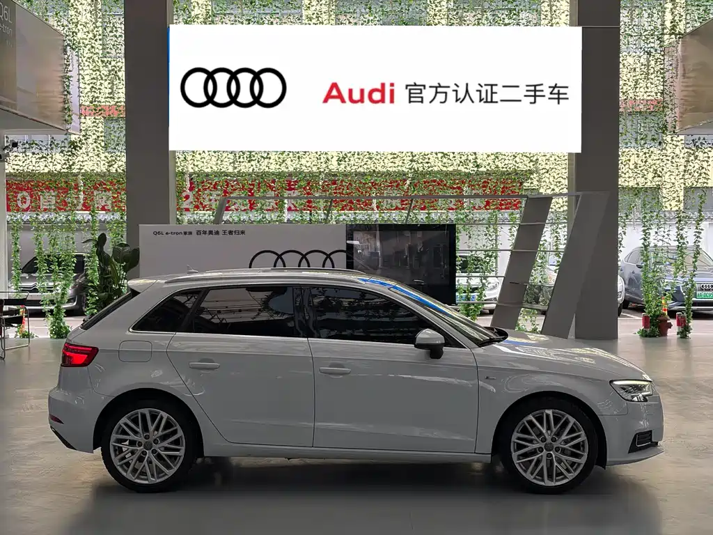 Audi A3 2018 30th Anniversary Model Sportback 35 TFSI Fashion Model купить на сайте DeffCars