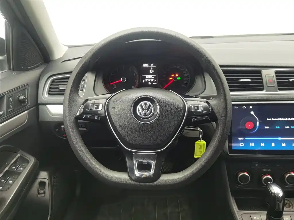 Lavida 2017 1.6L automatic fashion version купить на сайте DeffCars