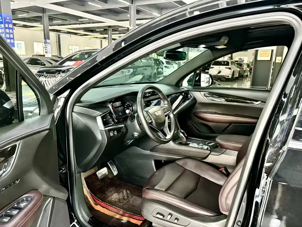 Cadillac XT6 2022 2.0T six-seat two-wheel drive luxury model купить на сайте DeffCars